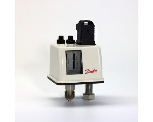 Danfoss 017B0018 — Реле давления BCP, диапазон настройки уставки 2-16 бар, дифференциал 2-3,2 бар, присоединение G 1/2
